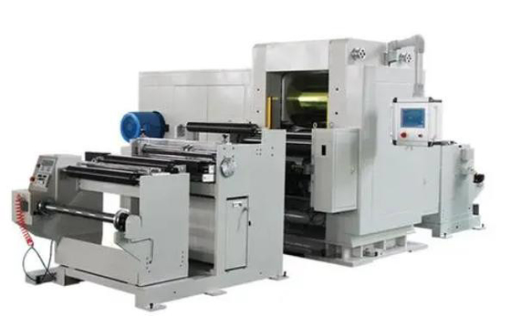 Ligne de production de batteries cylindriques de 40 ppm 18650 19200 pièces