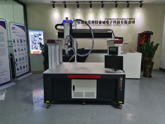 Machine de soudure automatique de tache laser de paquet de batterie au lithium avec la grande vitesse